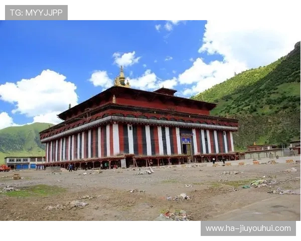 足球玉树藏装展现高原风情融合现代运动之美